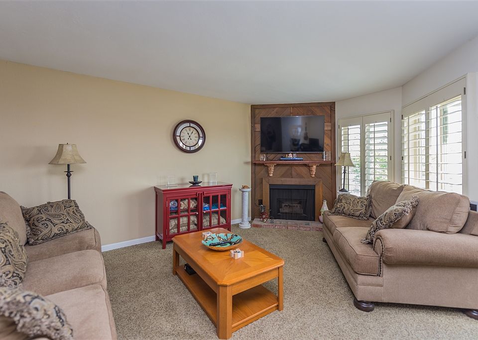 1st image of 342 Travelodge Dr
