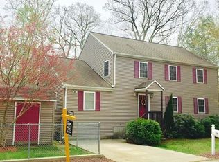 21 Wakefield Ave, Webster, MA 01570