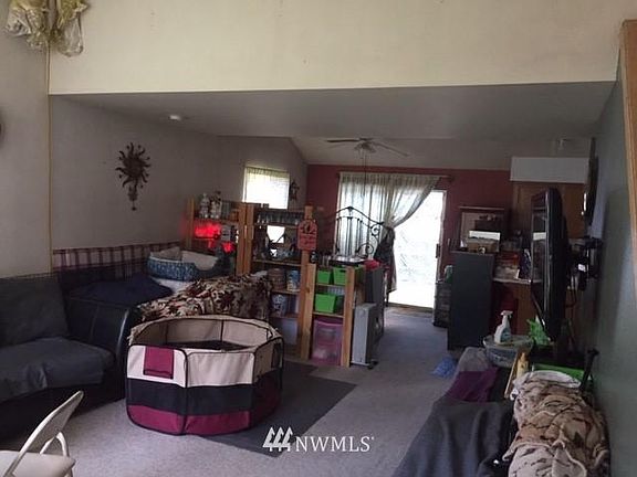 5th image of 9110 Almond Ct SE