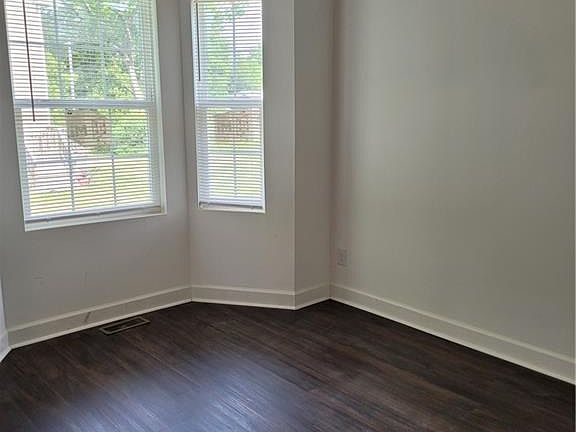 4th image of 2517 Carona Ave