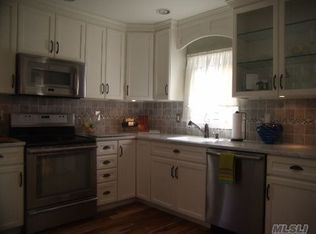 1128 Ott Ln, Merrick, NY 11566