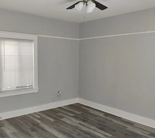 324 E Esther St #8 — Photo 1