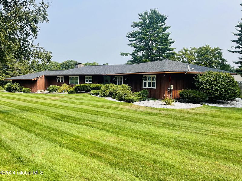2nd image of 45 Wincrest Drive