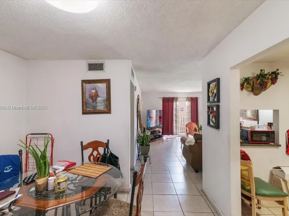 6190 W 19th Ave APT 202, Hialeah, FL 33012