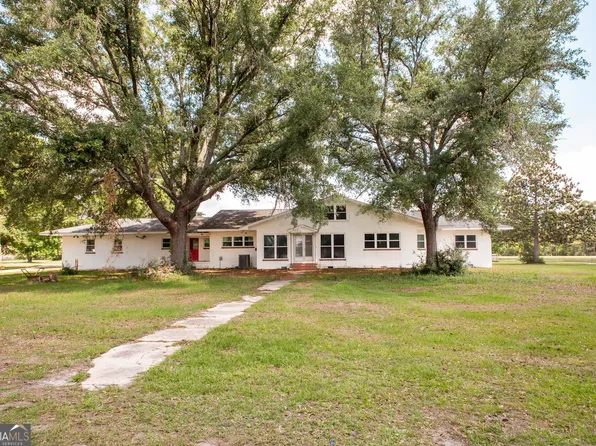 1402 W 12th St, Alma, GA 31510