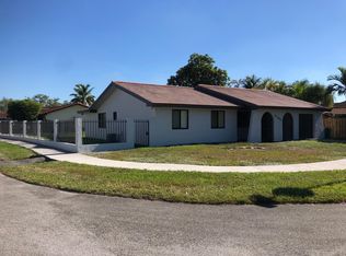 2105 SW 92nd Ct, Miami, FL 33165