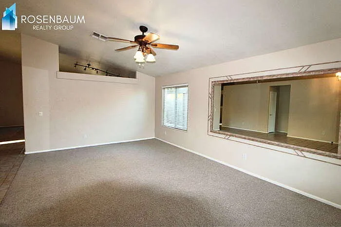 8736 W Lockland Ct — Photo 4