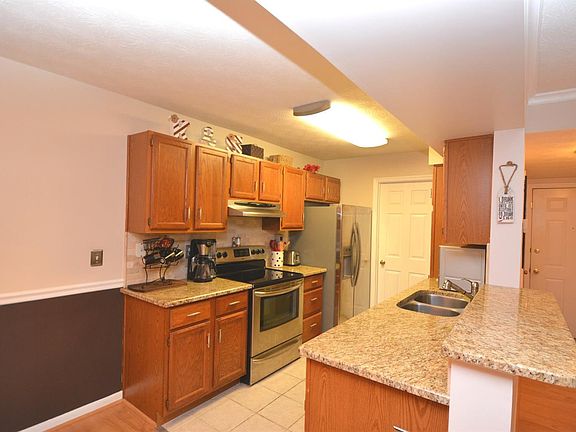4th image of 9810 Regatta Dr Unit 108