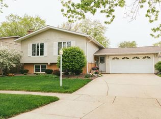 15230 Alameda Ave, Oak Forest, IL 60452