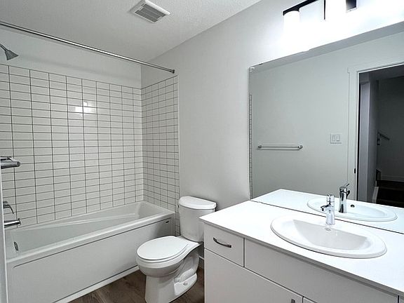 3rd image of 22718 82a Ave NW