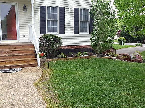 Right side view Gar/DrWay