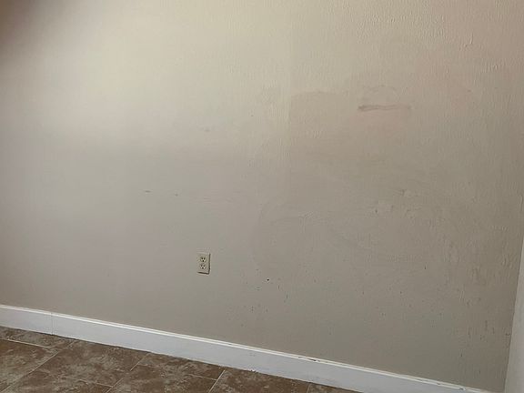 3rd image of 1009 W 47th St #B