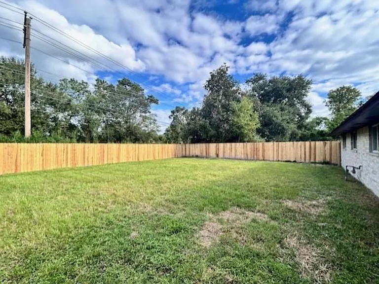 11122 Dalebrook Dr — Photo 17