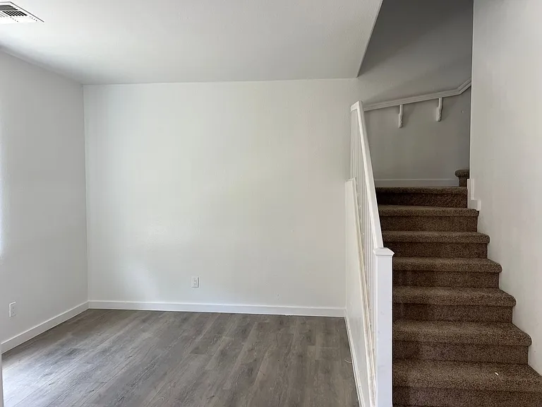 1426 E Romley Rd — Photo 6