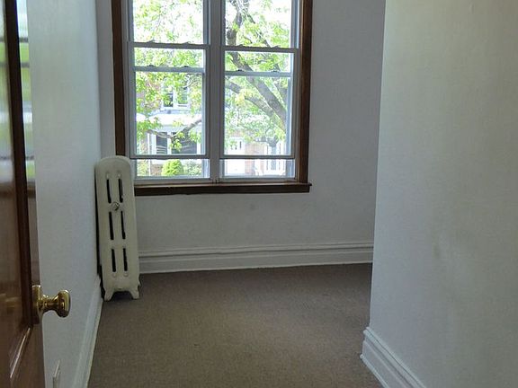 4th image of 2233 36th St #1