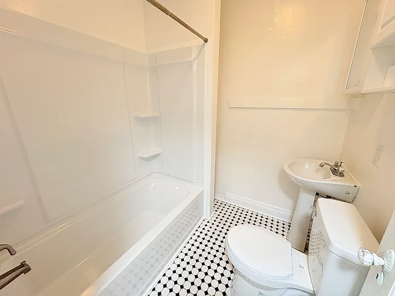 212 Barbourville Dr — Photo 28