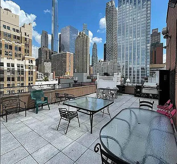 343 W 51st St #2A — Photo 16