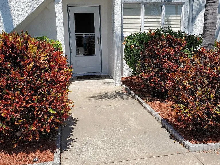 412 Beach Park Ln #167 — Photo 1