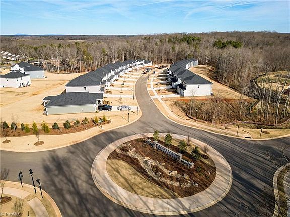 4th image of 179 Murphy Meadow Rd