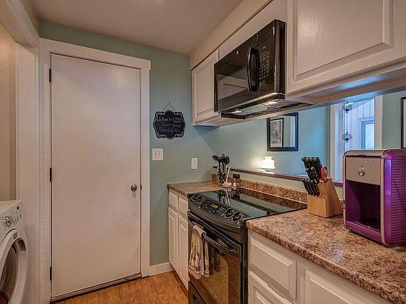 3rd image of 3168 Burrwood Dr