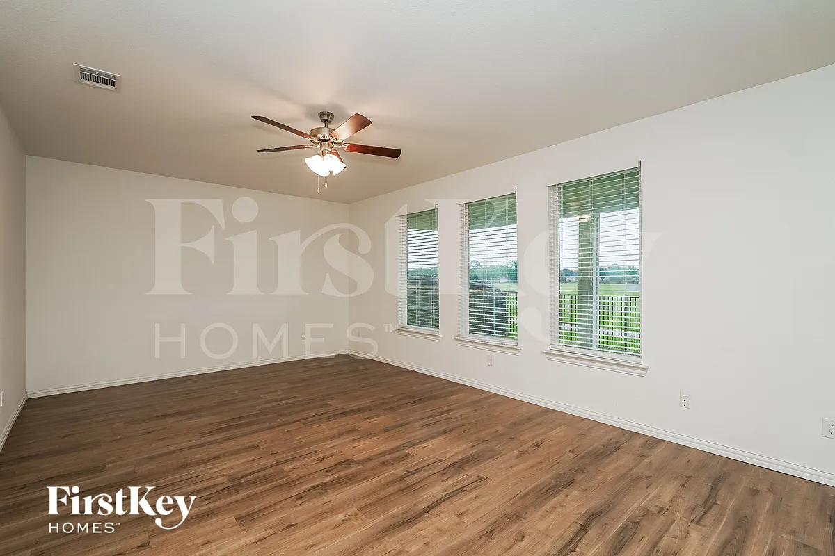 Building Photo - 7340 Parkside Place Dr