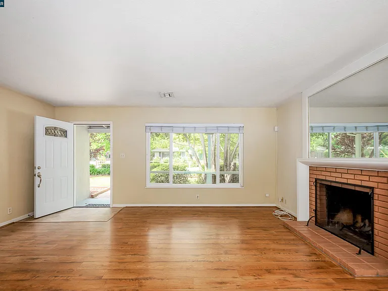 378 Verona Ave — Photo 10
