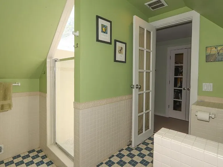 916 Pleasant St #2 — Photo 20