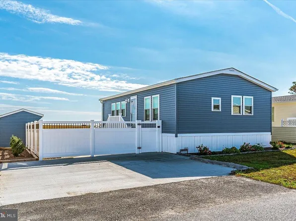 8825 Bay Ridge Dr, Berlin, MD 21811