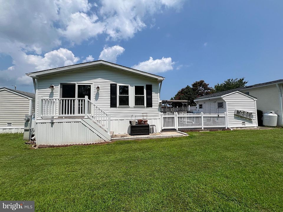 1st image of 8220 Skipjack Dr