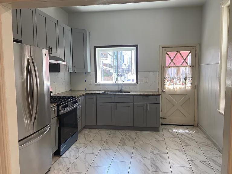 1422 W Porter St — Photo 4