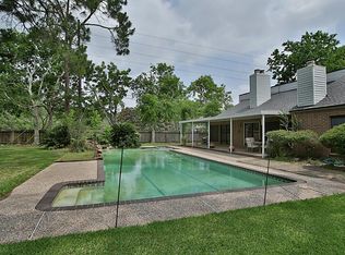 5410 Meadow Rd, Sugar Land, TX 77479