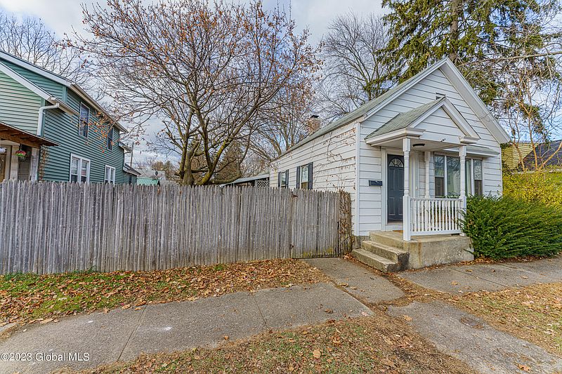 3rd image of 649 6th Avenue