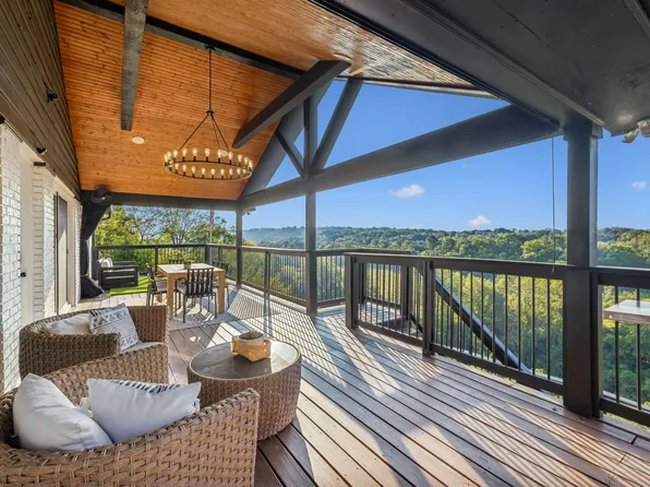 100 Randall Dr, Kingston Springs, TN 37082