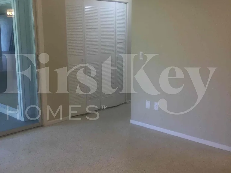 687 SW Heather St — Photo 29