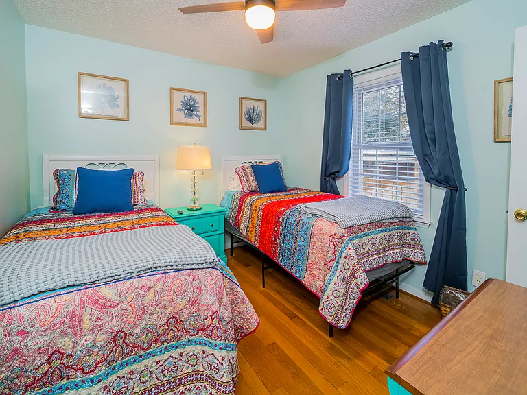 3rd Bedroom has two twin beds