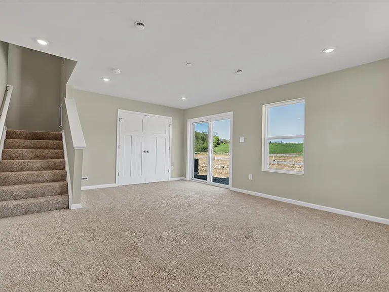 311 Alliance Dr — Photo 3
