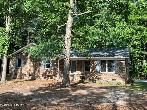 2713 Kent Drive, Greenville, NC 27858