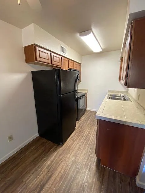 2 bed, 860 sqft, $900 — Photo 4