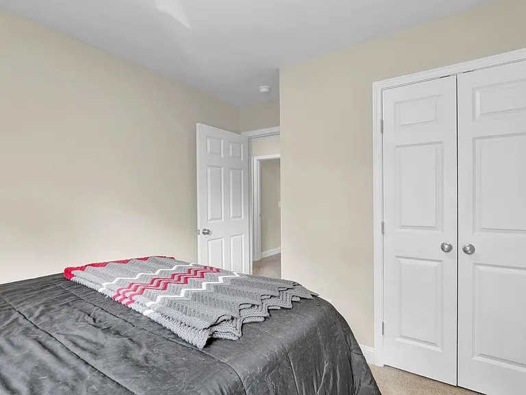 424 Guppy Loop — Photo 26