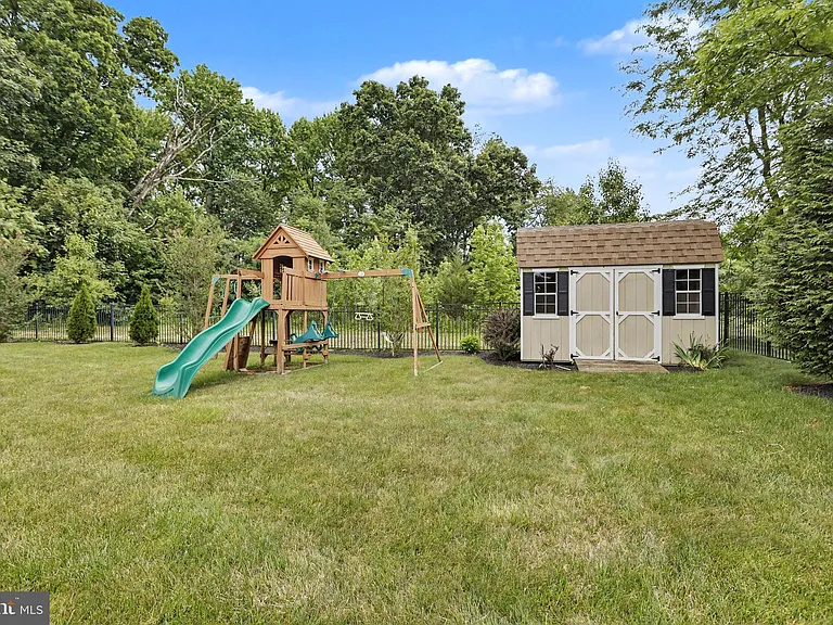 228 Leffler Cir — Photo 68