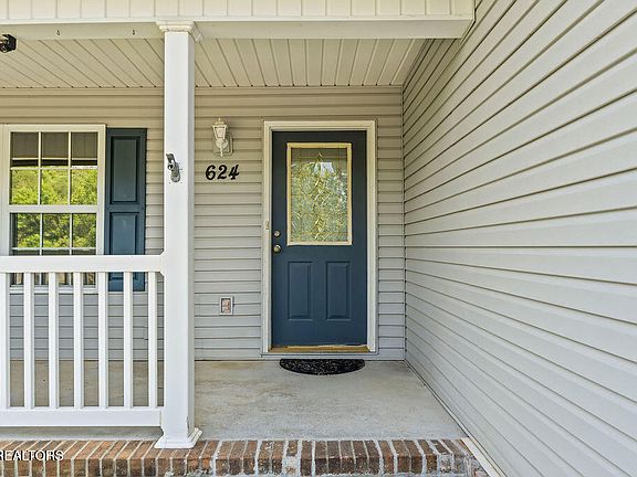 2nd image of 624 Liverpool Ln