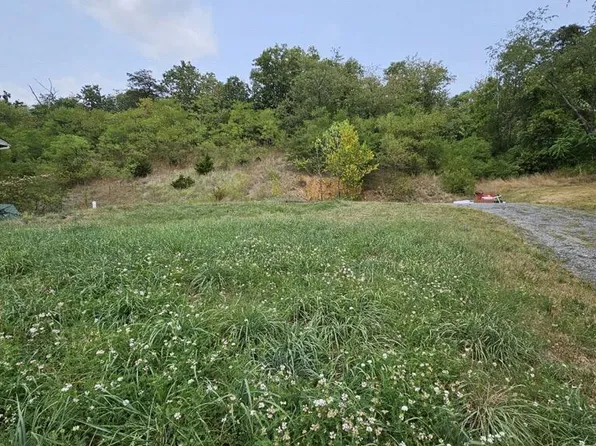 220 Old Route 40, Hancock, MD 21750
