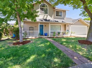 250 Arnos St, Talent, OR 97540