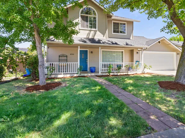 250 Arnos St, Talent, OR 97540