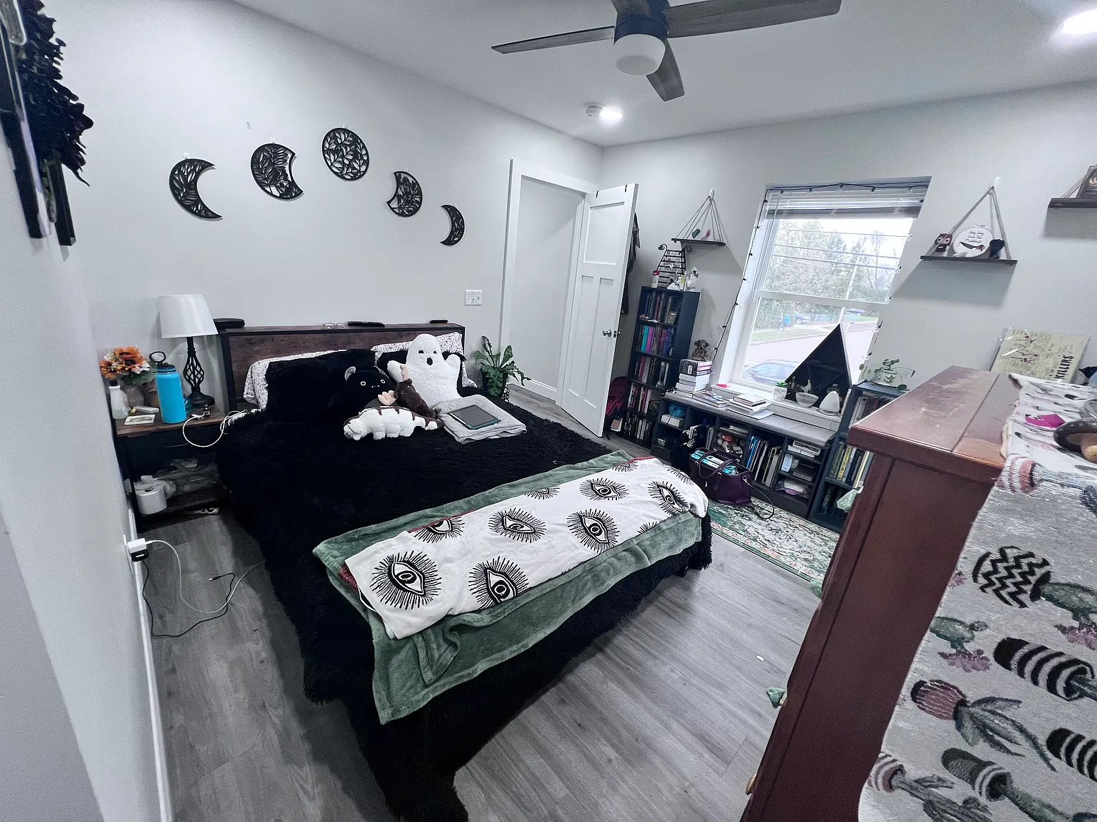 2 bed, 800 sqft, $1,950 — Photo 2