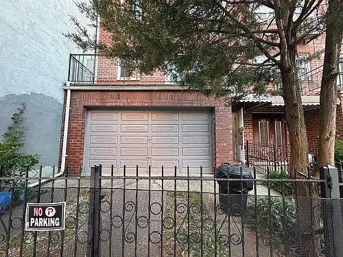 37-40 61st St #2F Photo 1 37-40 61st St #2F Photo 1