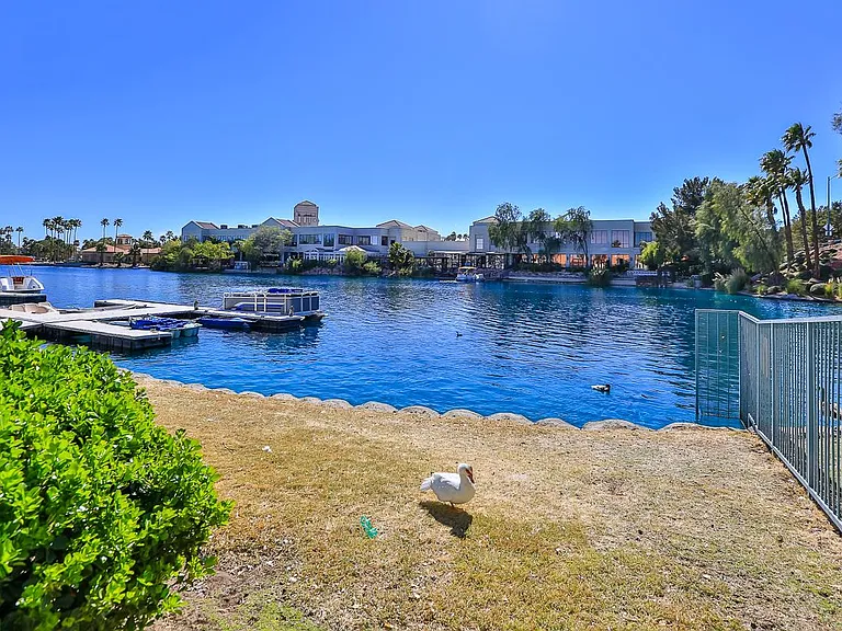2657 Seashore Dr — Photo 24