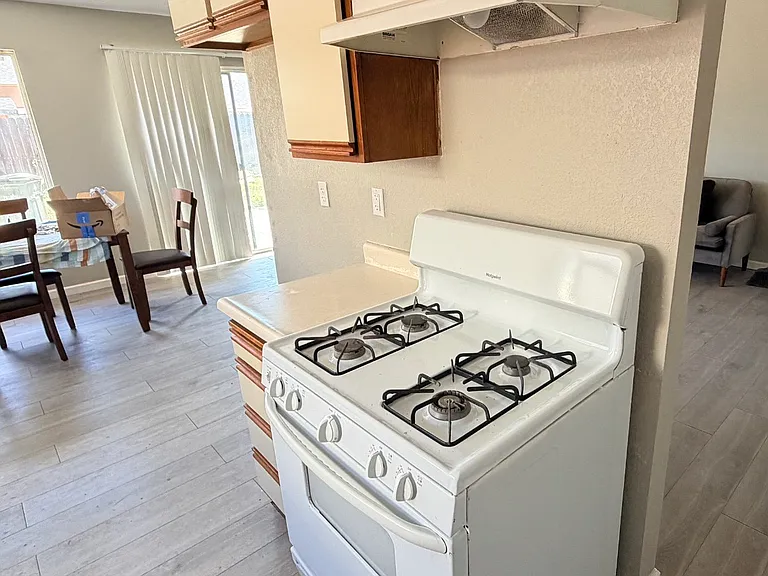 3841 Sparrowood Way — Photo 8
