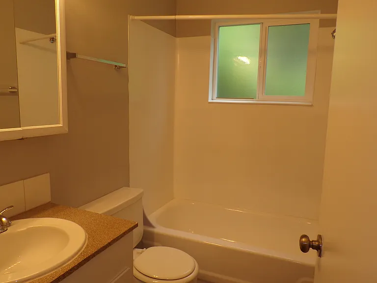5102 SW 45th Ave #1 — Photo 12