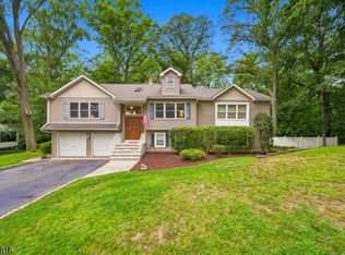 66 Woodside Ave, Hawthorne, NJ 07506